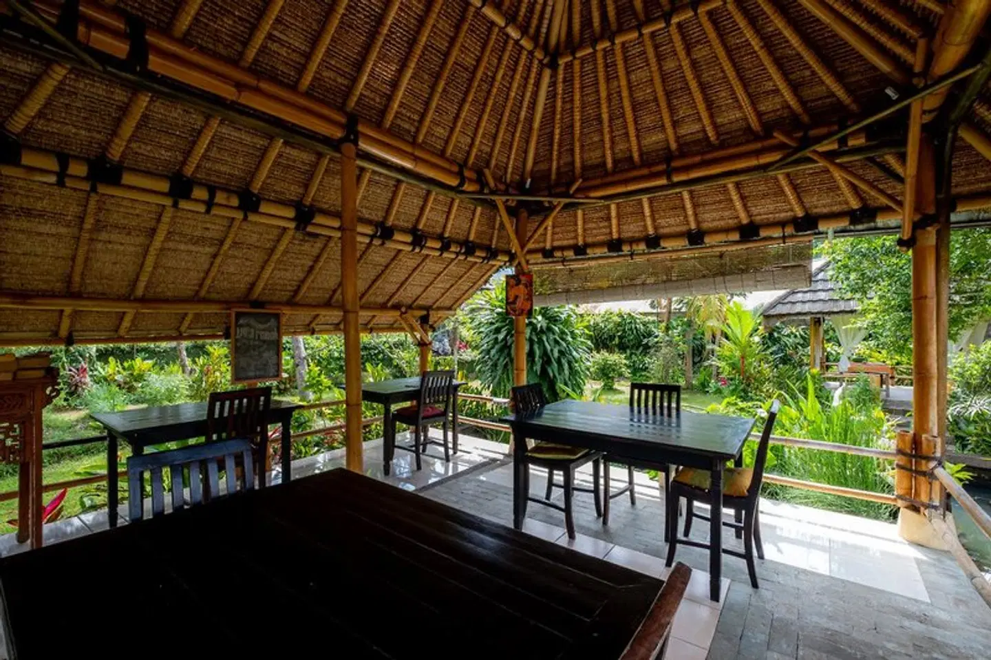 Villa Manuk Bar