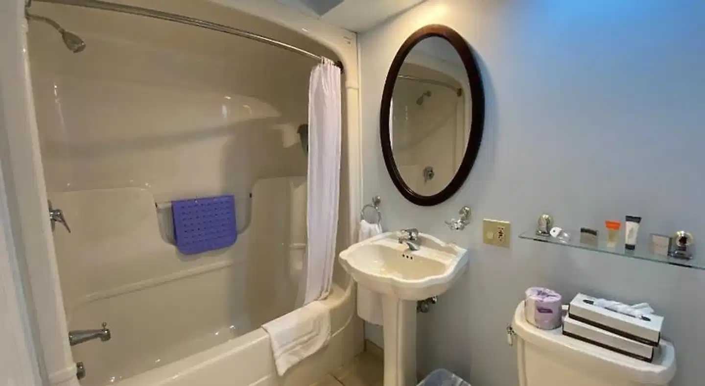 Auberge Gisele's Inn Badezimmer