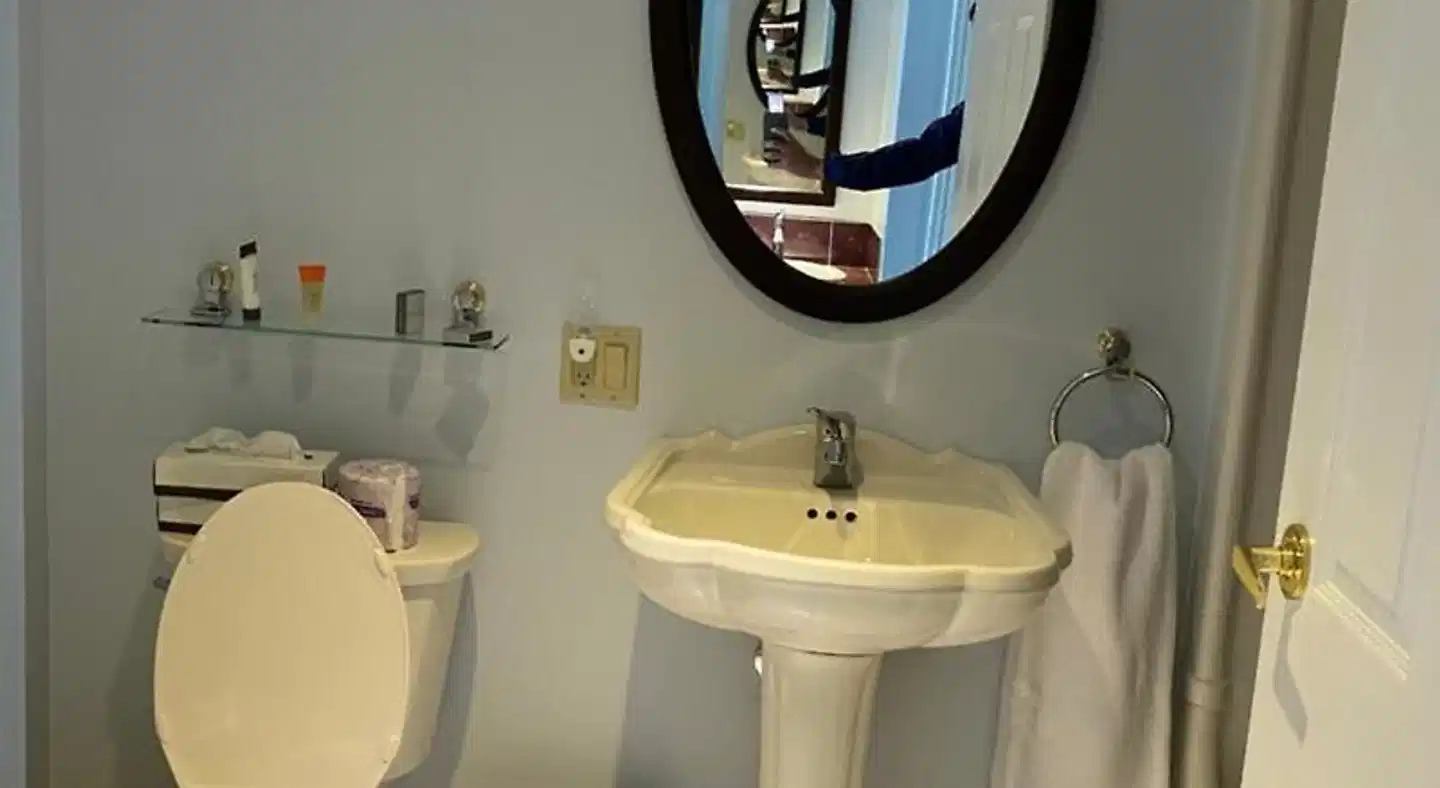 Auberge Gisele's Inn Badezimmer