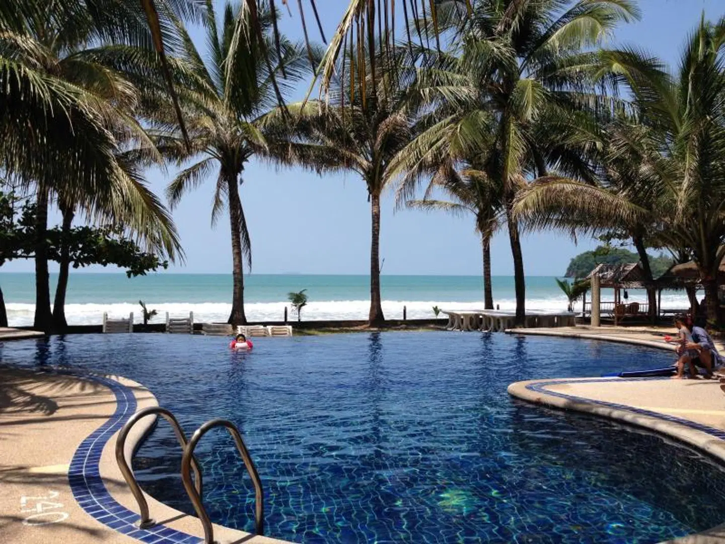 Noble House Beach Resort OUTDOOR_POOL