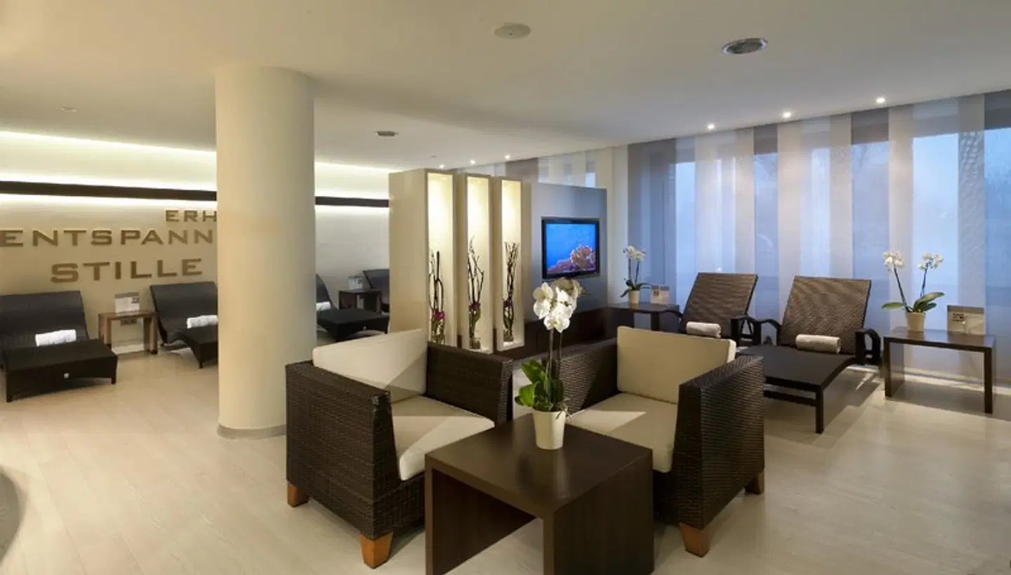 Estrel LOUNGE_LOBBY
