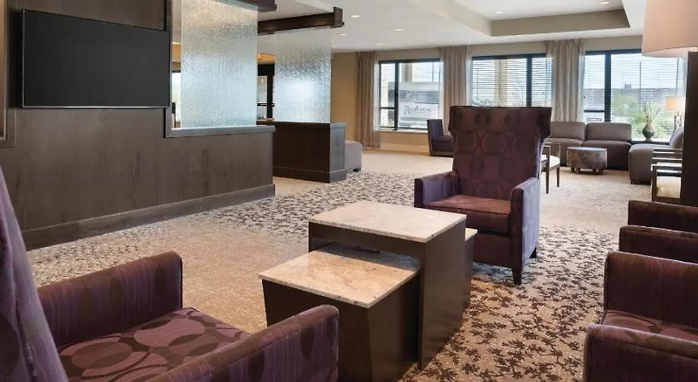 Holiday Inn Chicago Northwest - Schaumburg by IHG LOUNGE_LOBBY