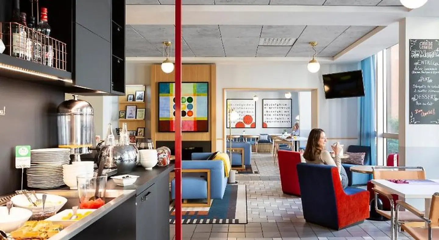 Mercure Rennes Centre Parlement Hotel LOUNGE_LOBBY