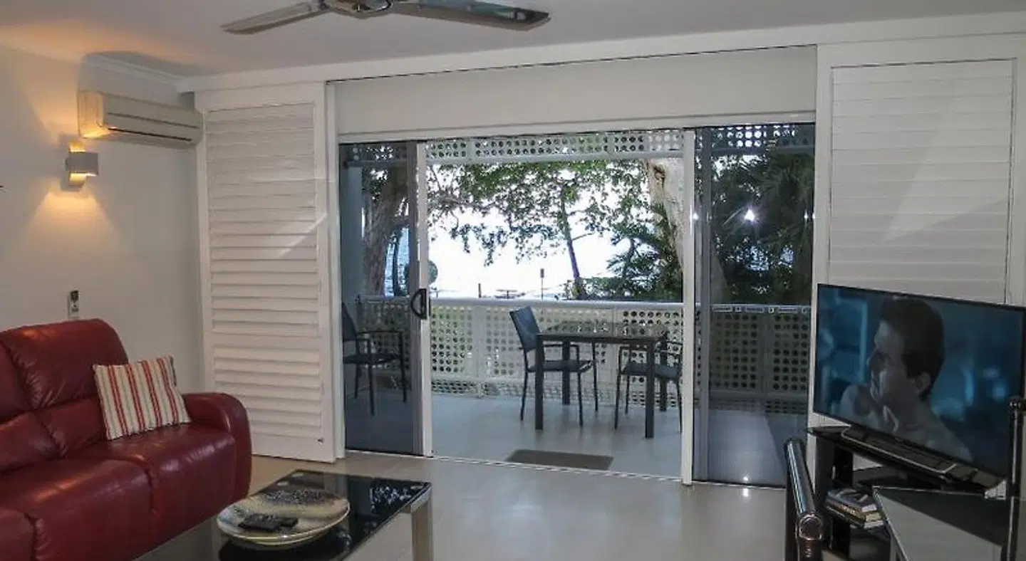 Marlin Waters Beachfront Apartments Bar