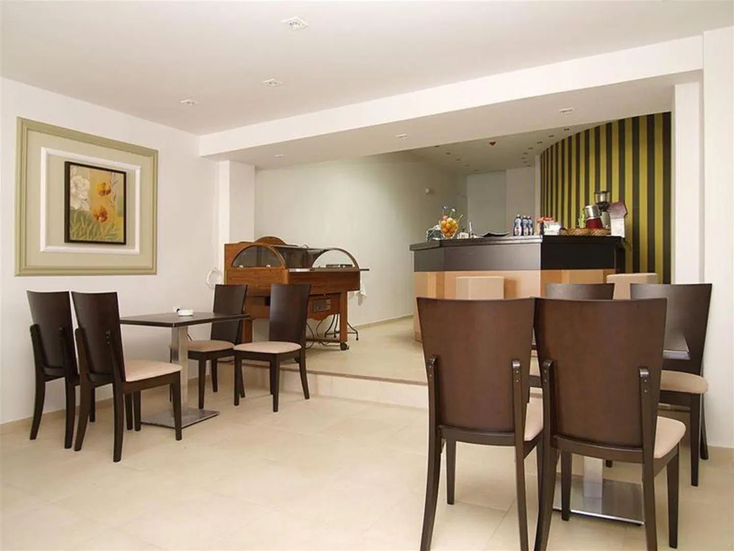 Kitro Beach Hotel Bar