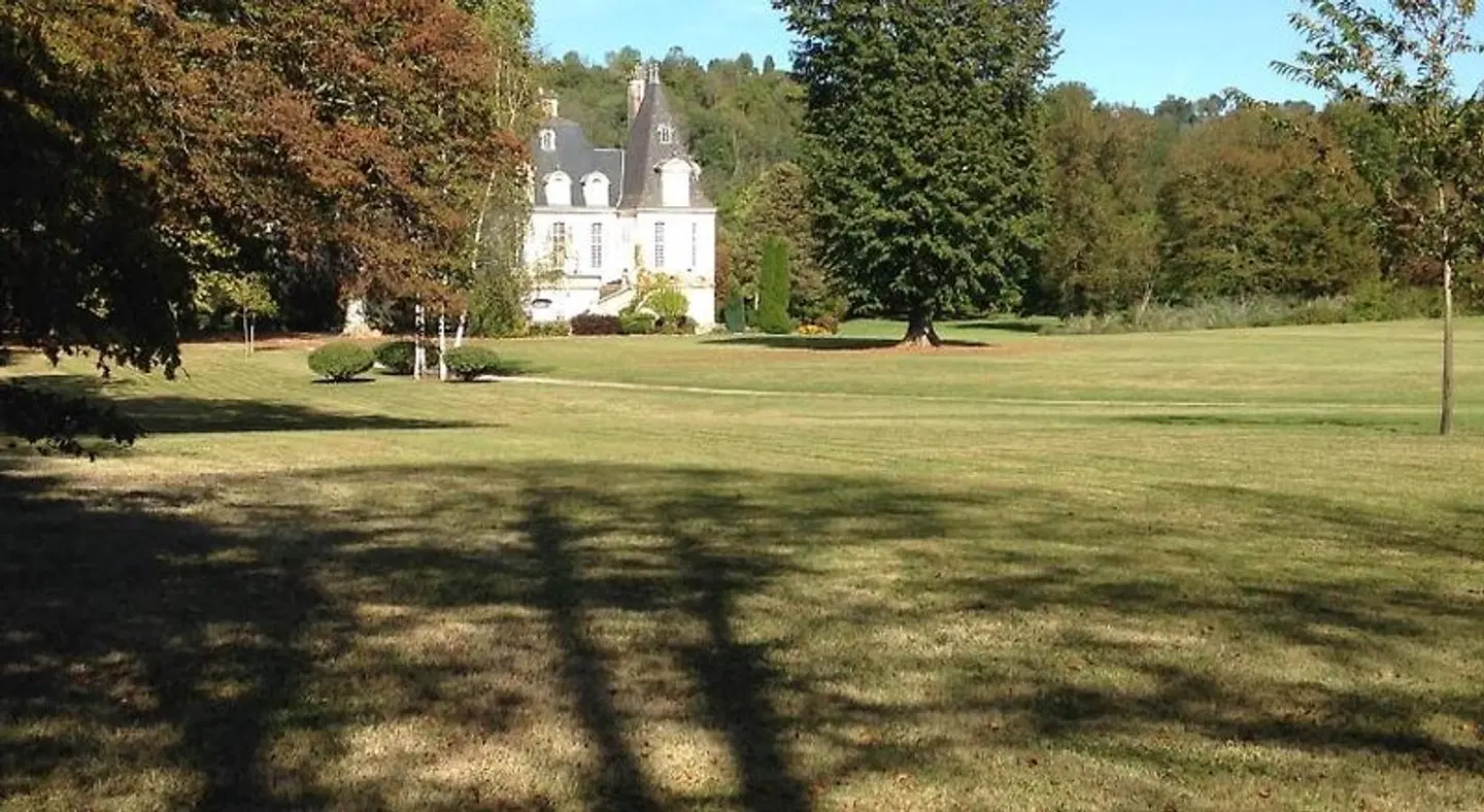 Chateau du Val Larbont LANDSCAPE