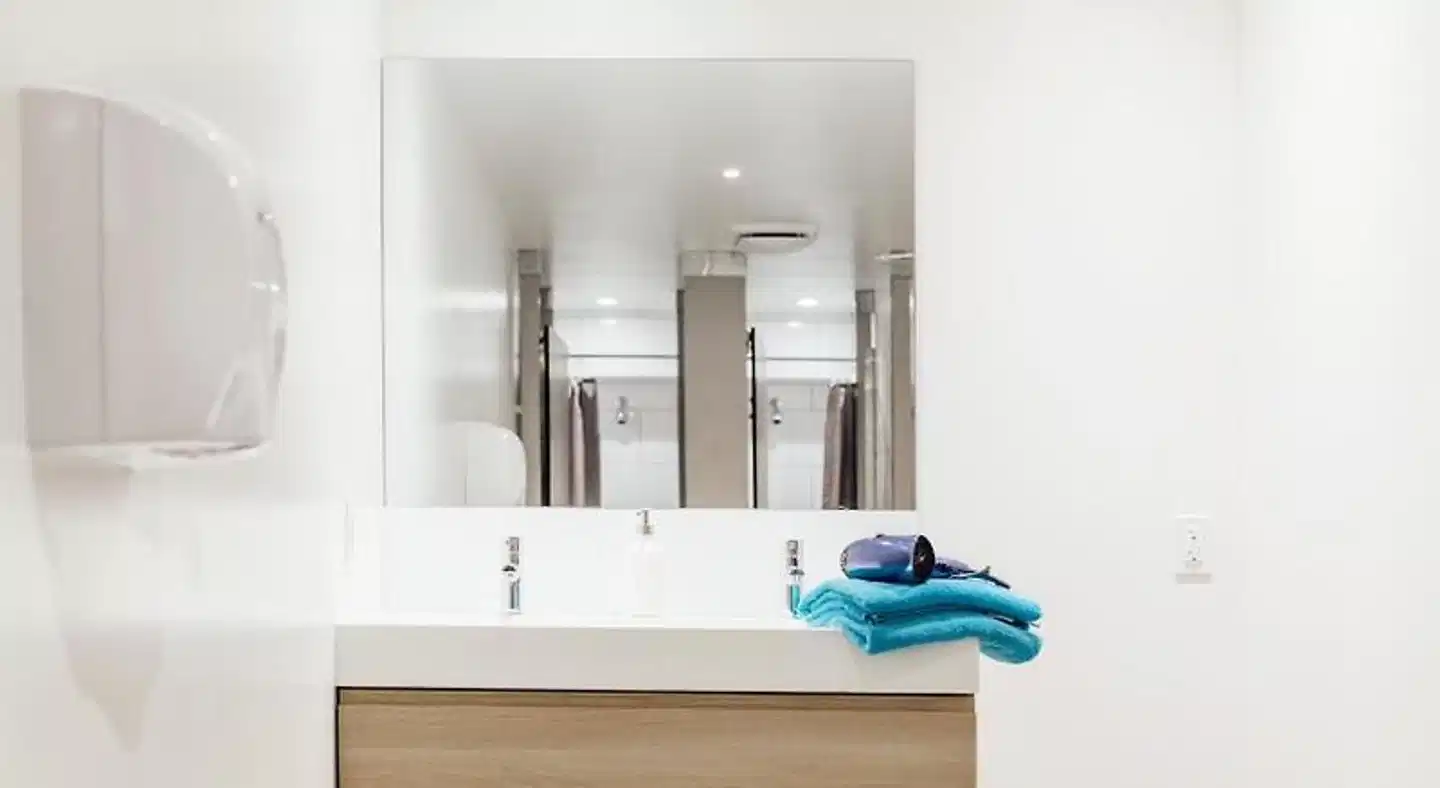 Auberge Alt Hostel Badezimmer