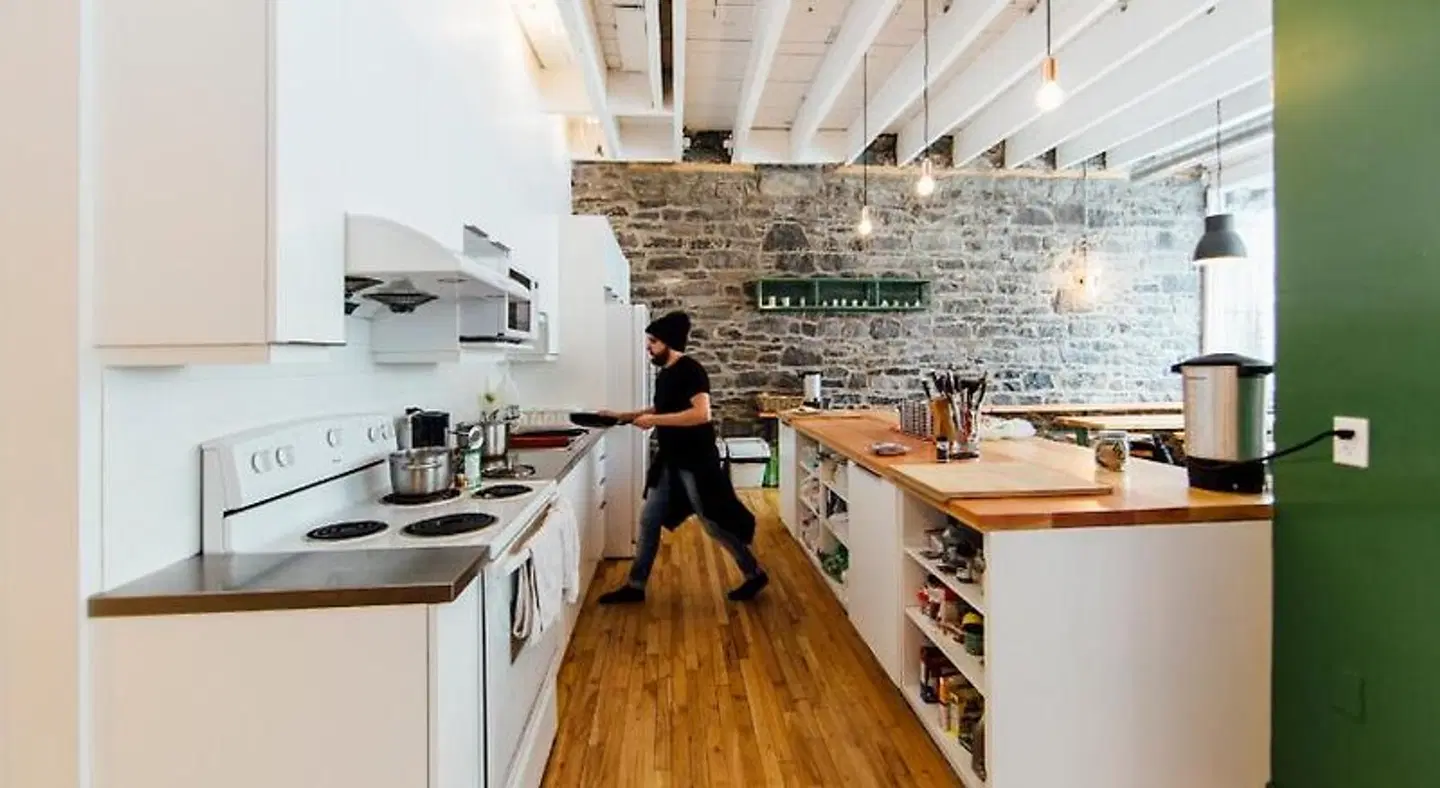 Auberge Alt Hostel Bar