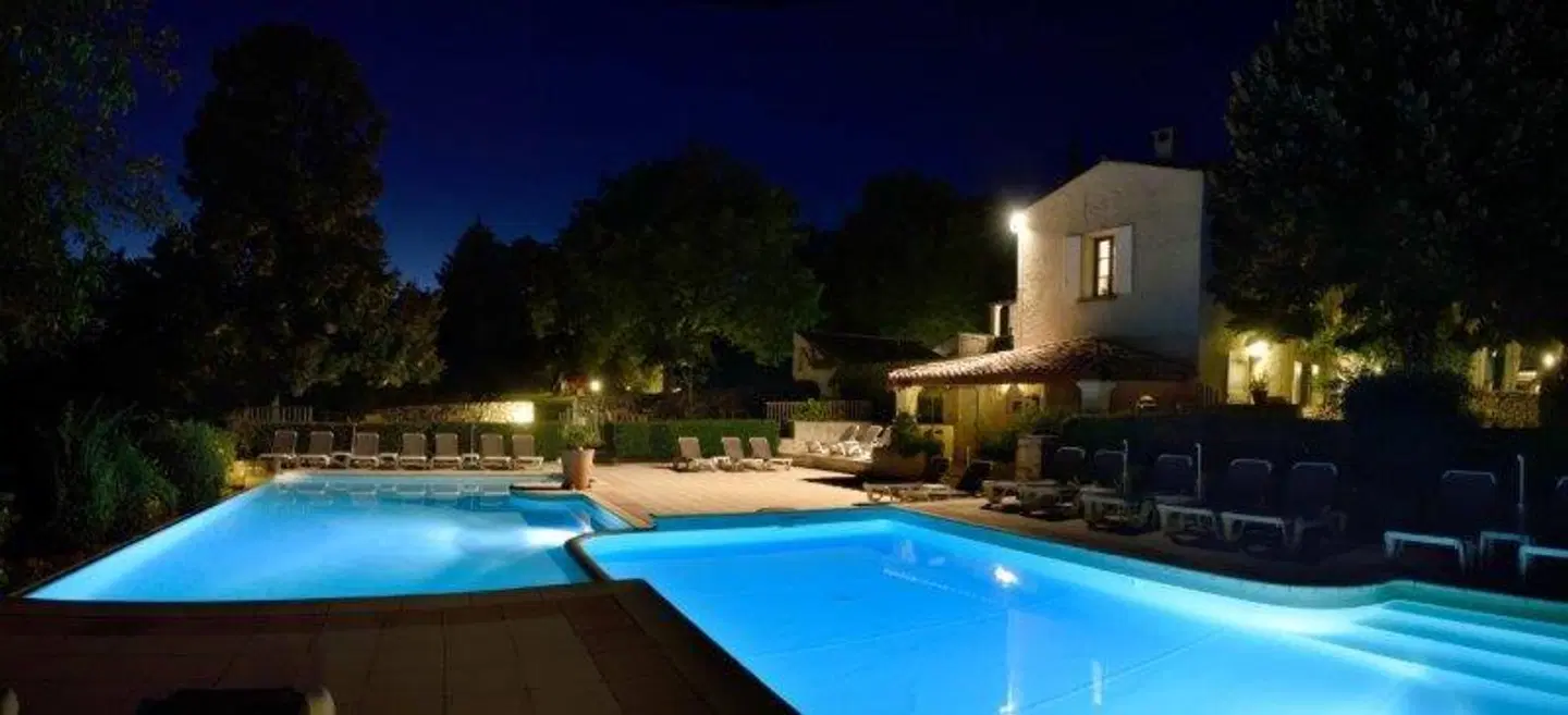 Charembeau OUTDOOR_POOL