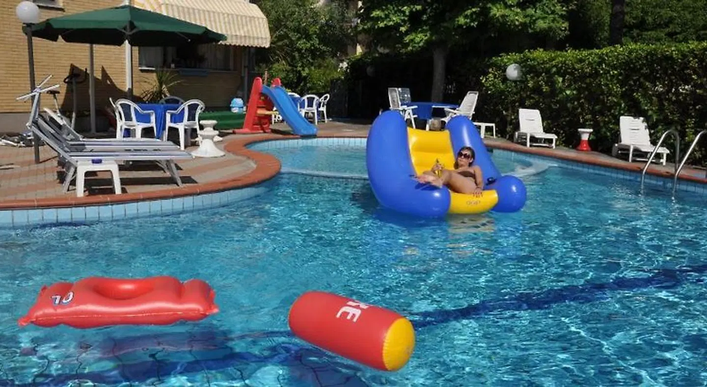 Real SPORTS_AND_LEISURE