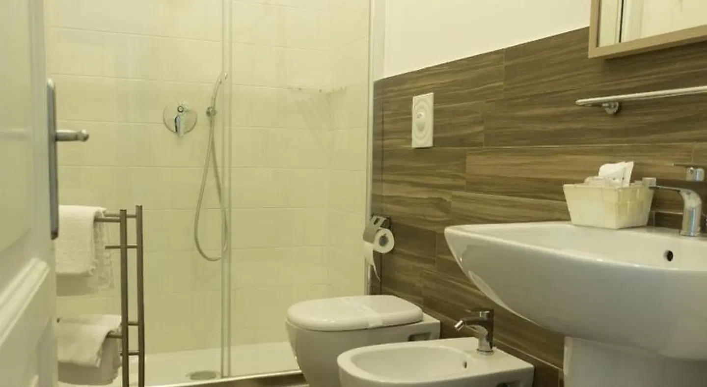 Rooms Stazione Centrale Badezimmer