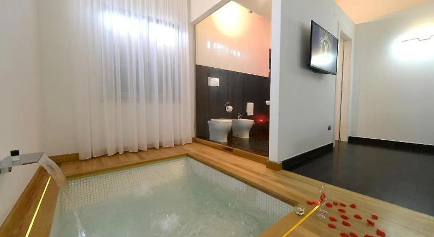 X HOTEL ROOM_EXAMPLE