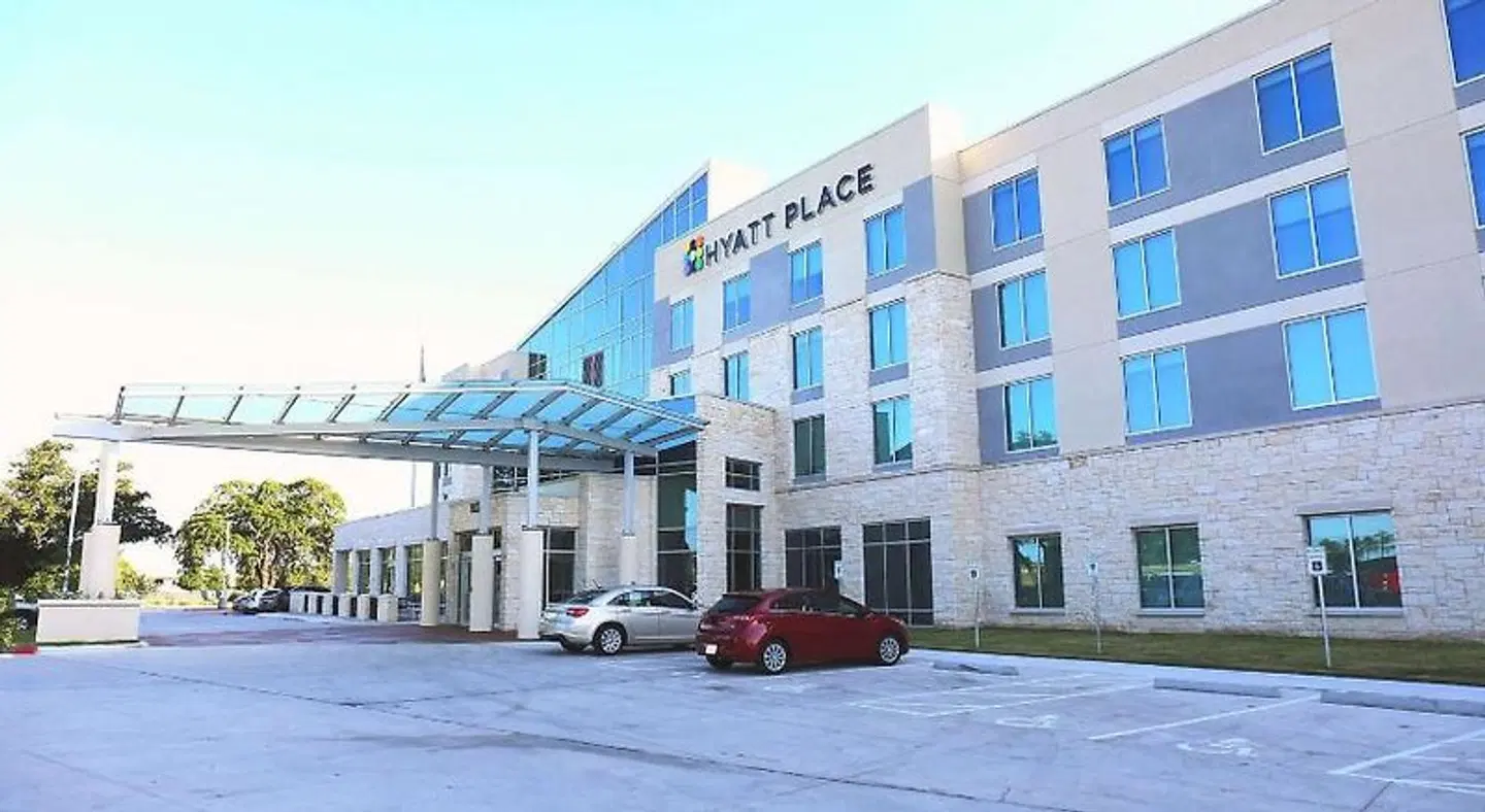 Hyatt Place Austin Airport EXTERIOR