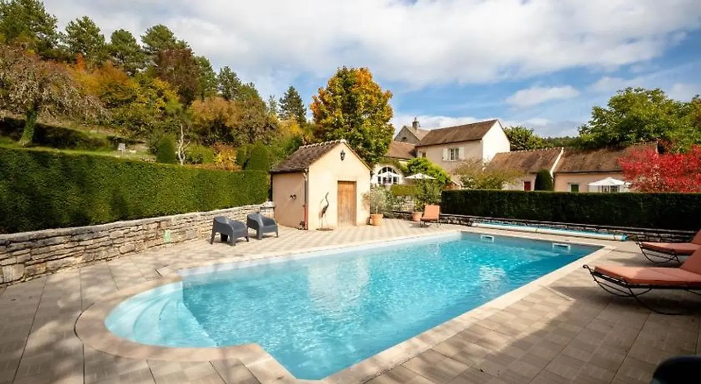 Domaine De La Combotte OUTDOOR_POOL