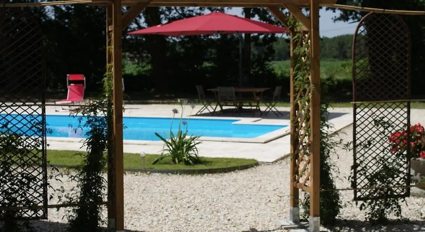 Domaine du Bois Seguin OUTDOOR_POOL