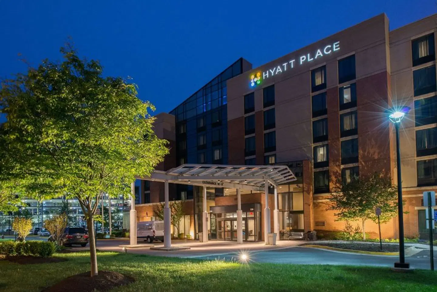 Hyatt Place Herndon/Dulles Airport-East EXTERIOR