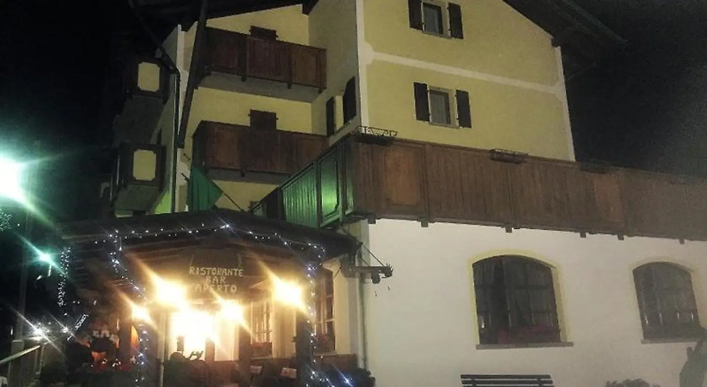Hotel Tosa EXTERIOR