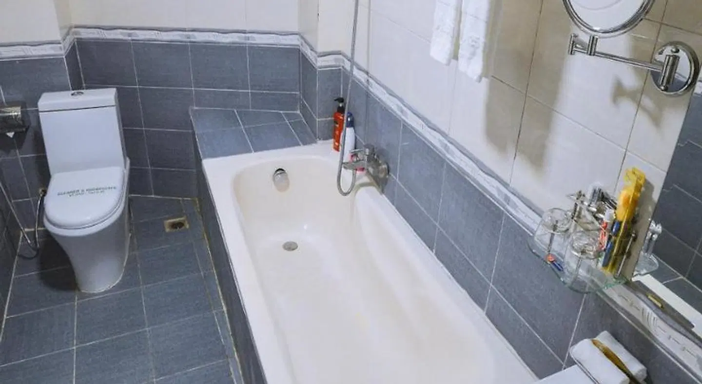 Prince Hotel - Hai Ba Trung Badezimmer