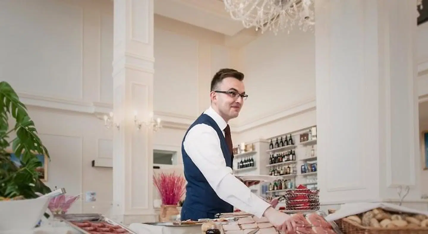 Grand Hotel Palladium PEOPLE