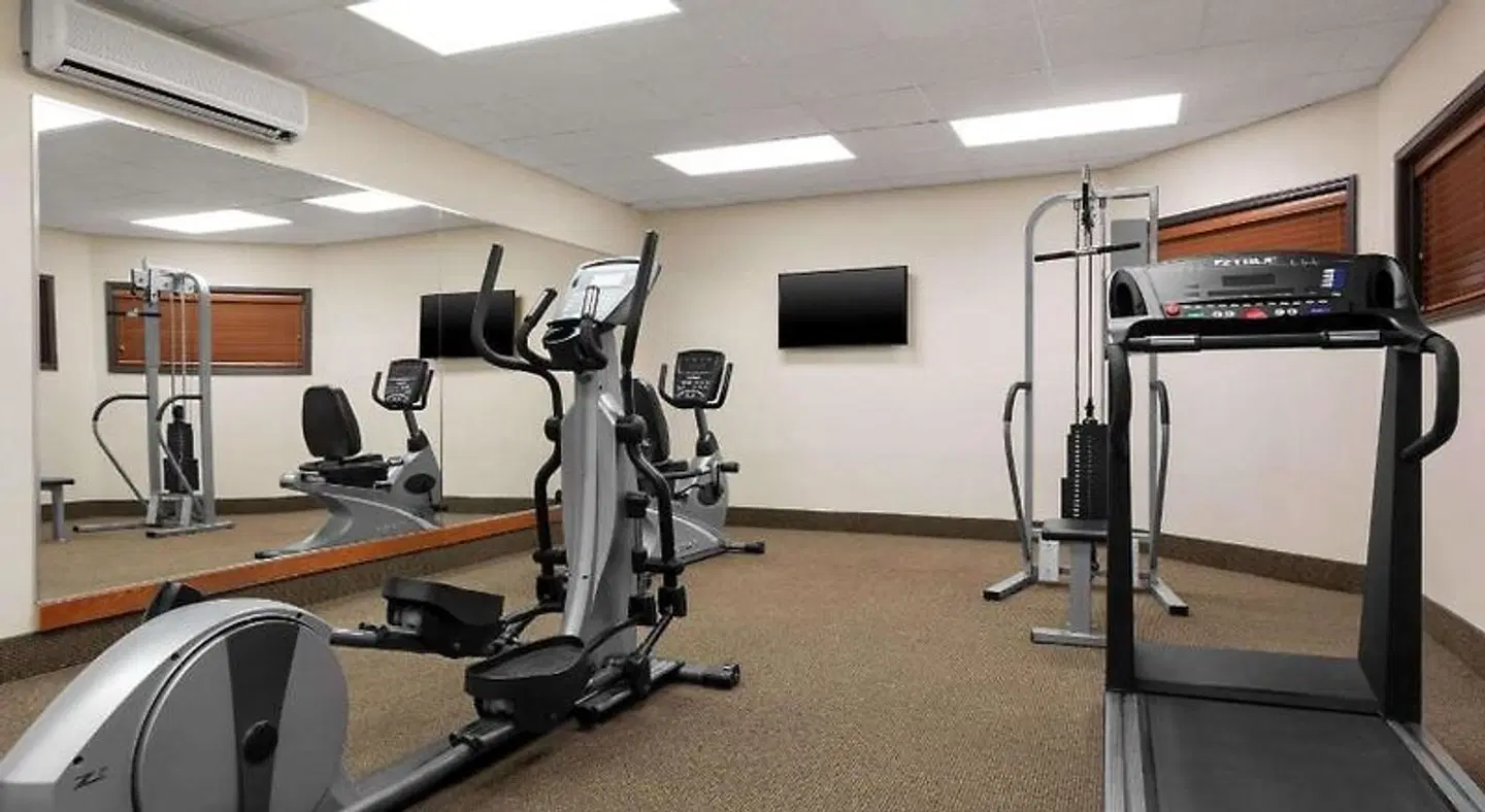 Wingate by Wyndham Bentonville Airport SPORTS_AND_LEISURE