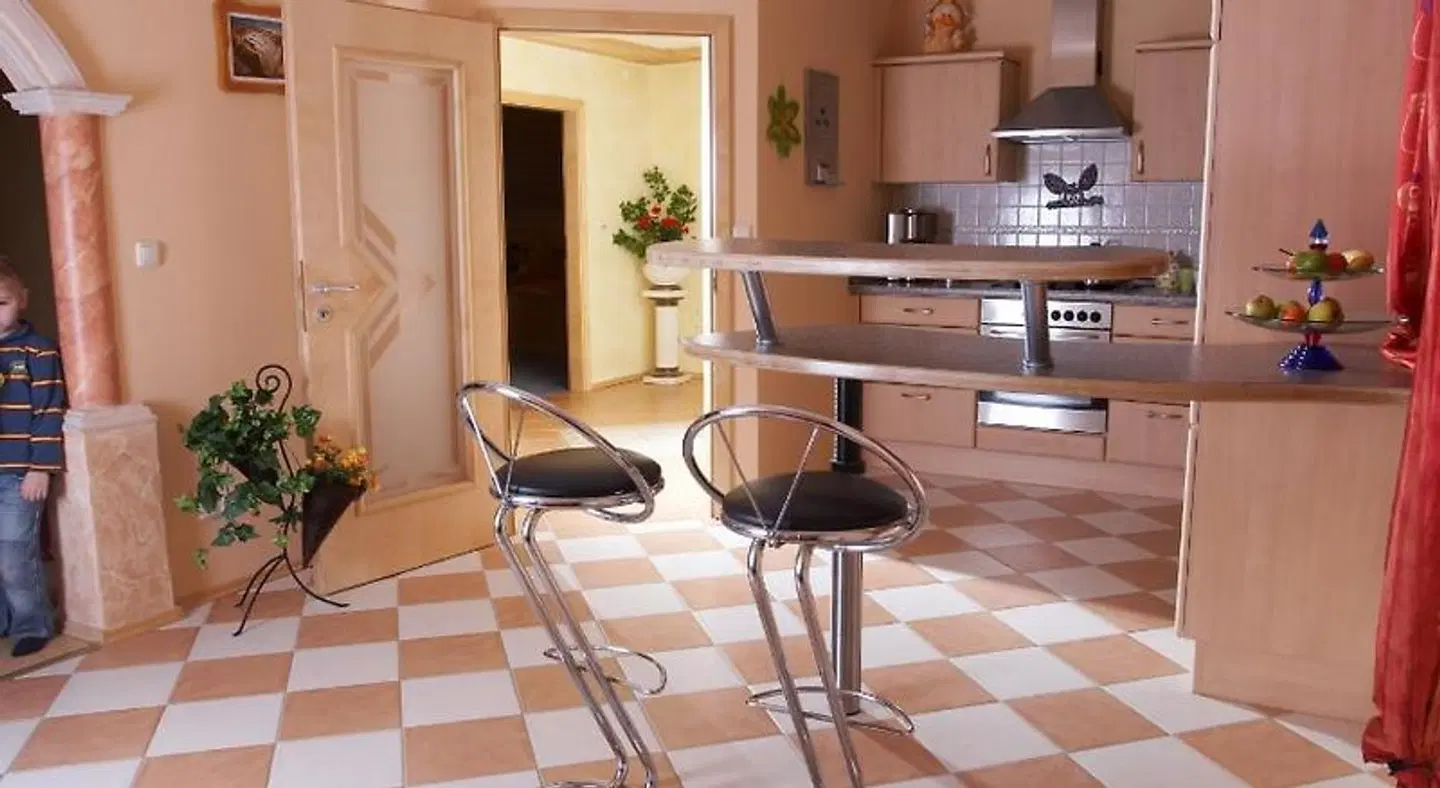 Pension Ferienwohnungen Ludwig Bar