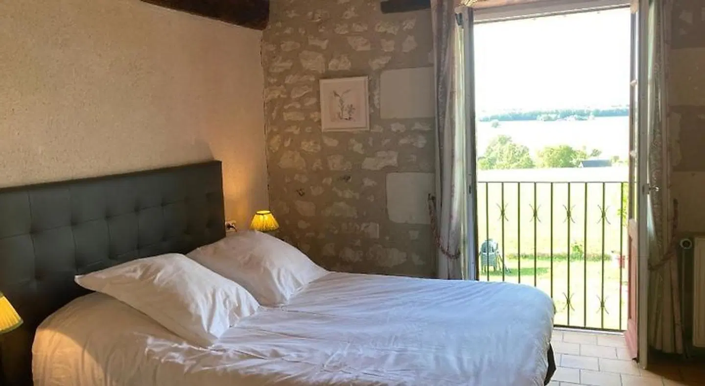 Logis Auberge de Crissay ROOM_EXAMPLE