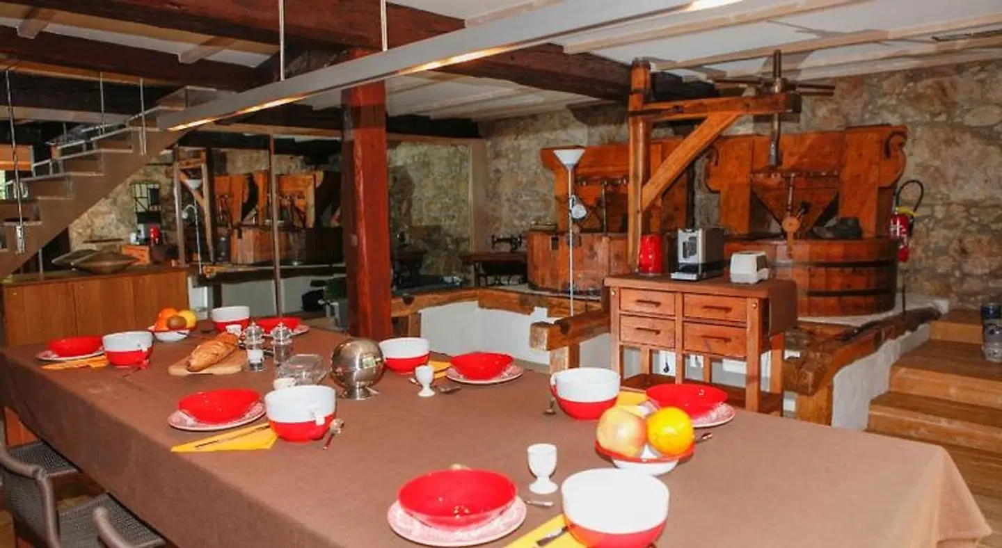 Moulin d'Entre Les Roches Restaurant