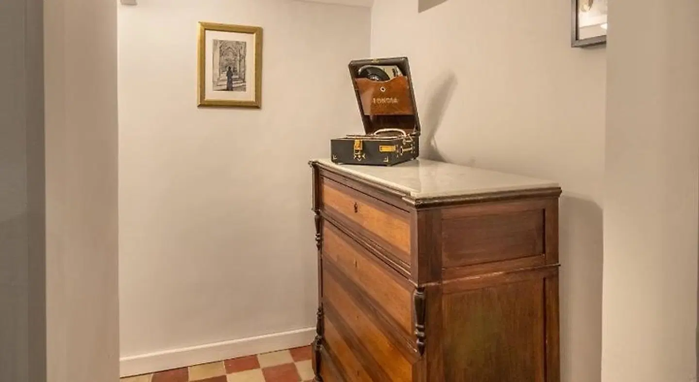 Donna Maddalena ROOM_EXAMPLE