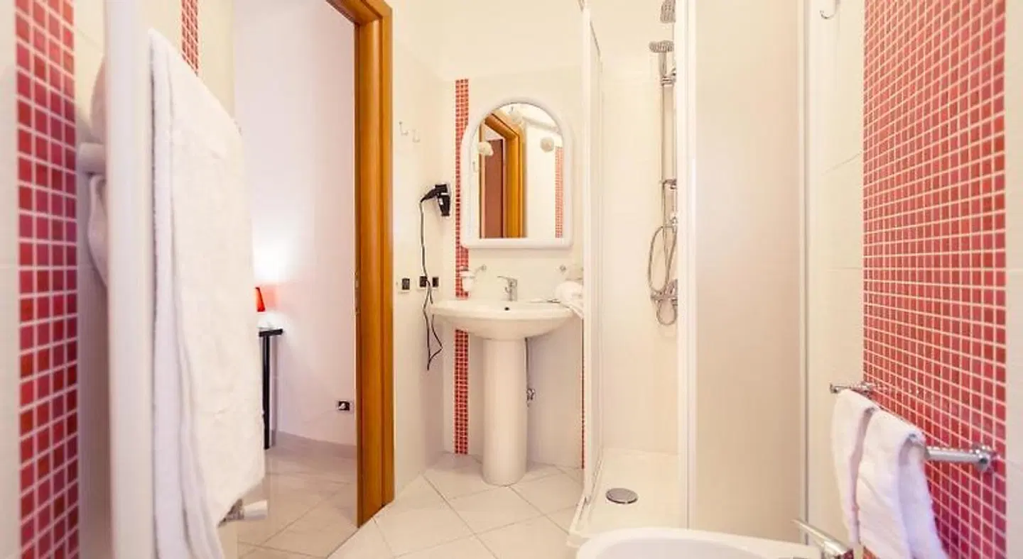 Rocca degli Etnei Badezimmer