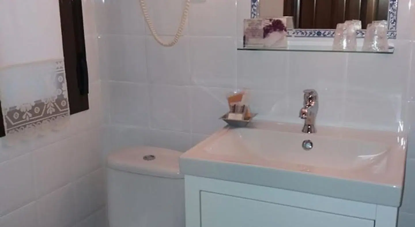HOSTAL RURAL MORATIN Badezimmer