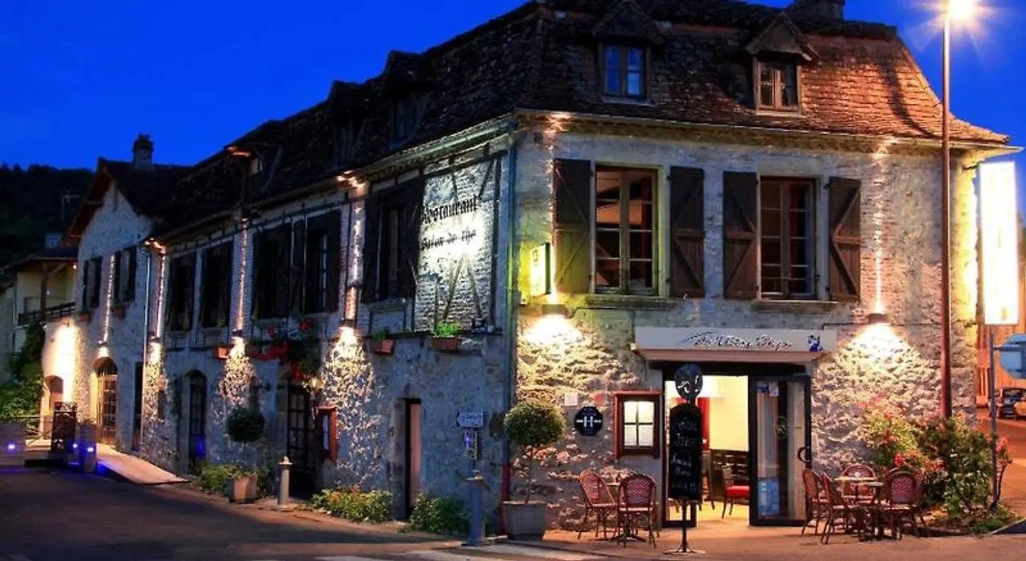 Hôtel Le Victor Hugo EXTERIOR