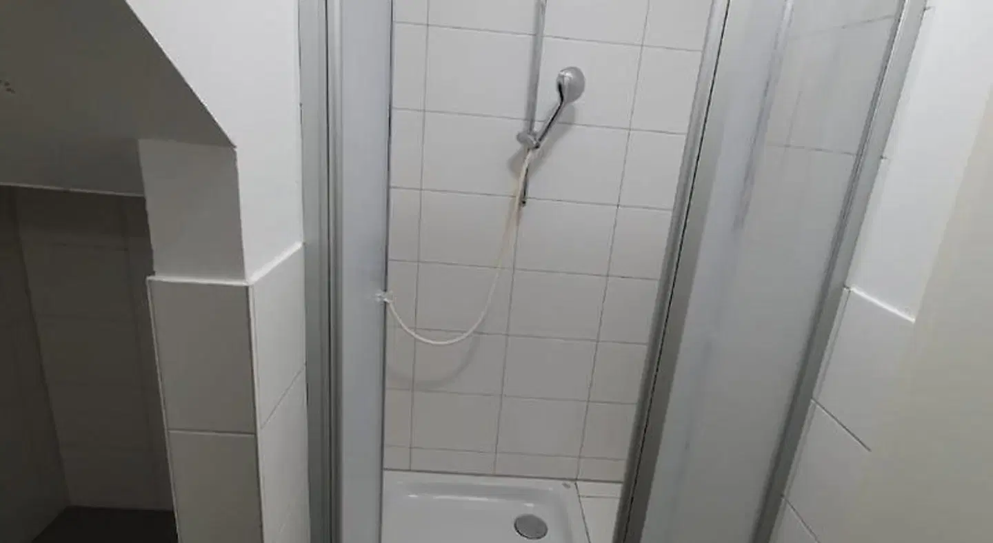 White Pearl Hostel 2 Badezimmer