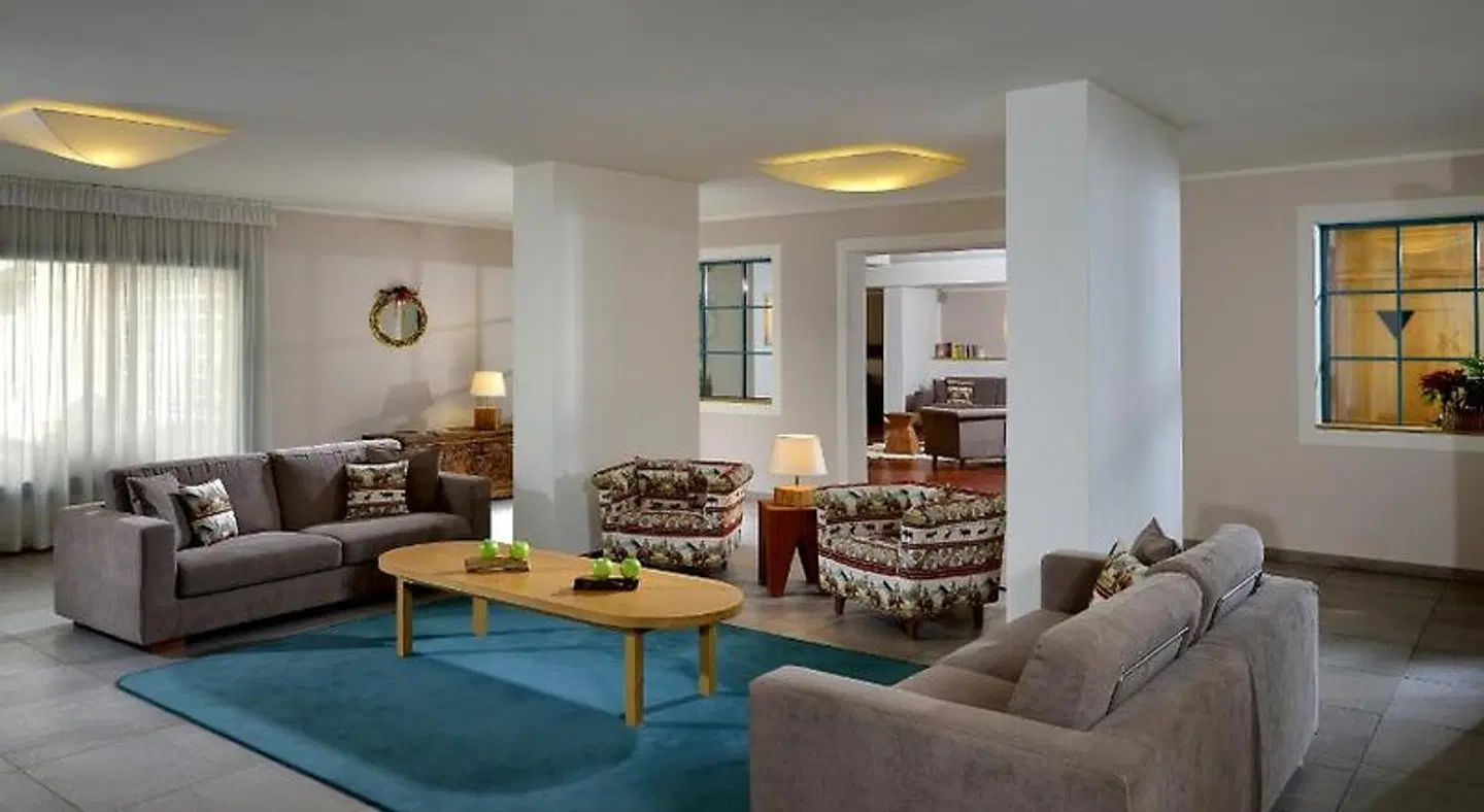 Sole LOUNGE_LOBBY