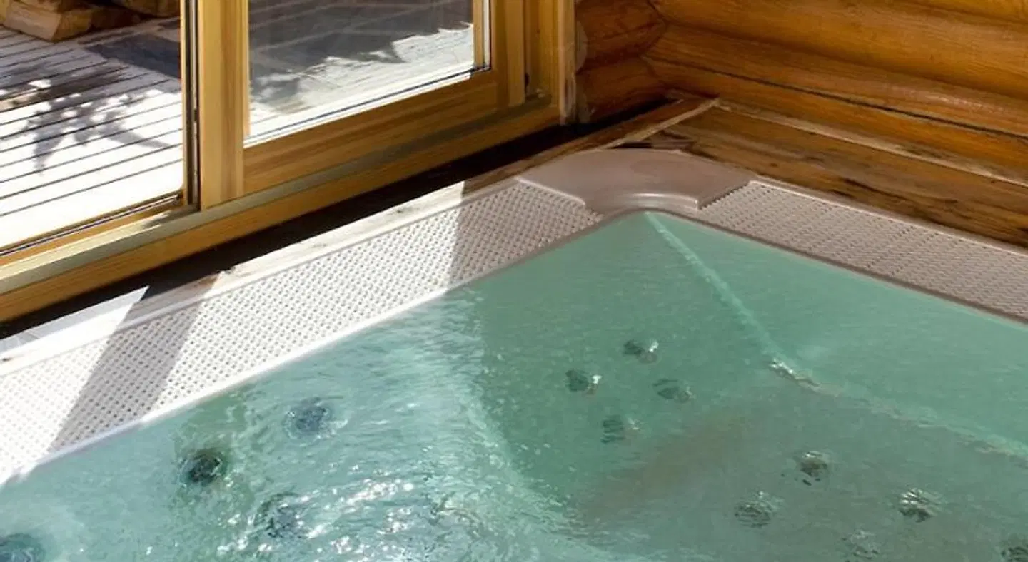 4Youlodge Hallenbad