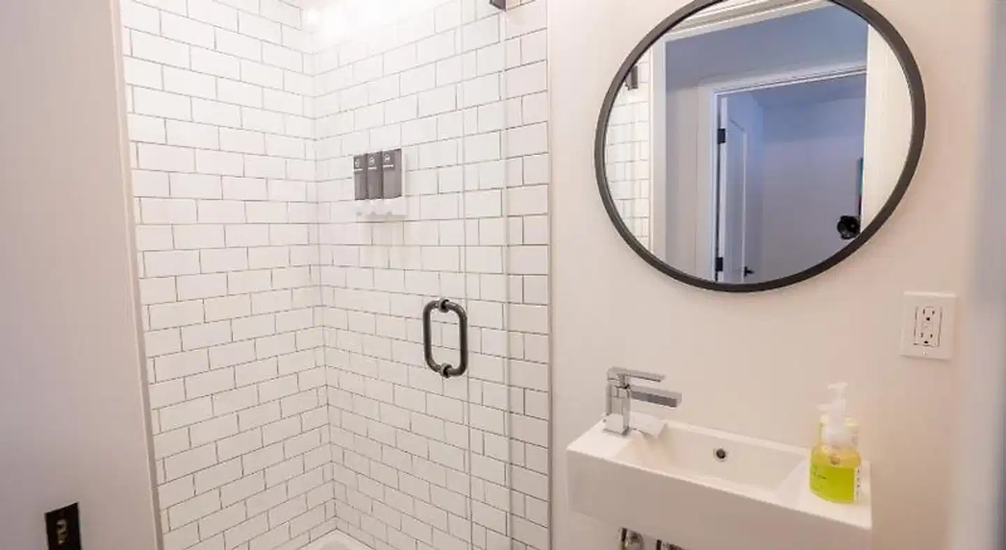 Basecamp Resorts Revelstoke Badezimmer