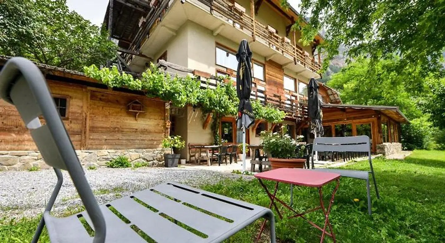 Les 5 Saisons EXTERIOR