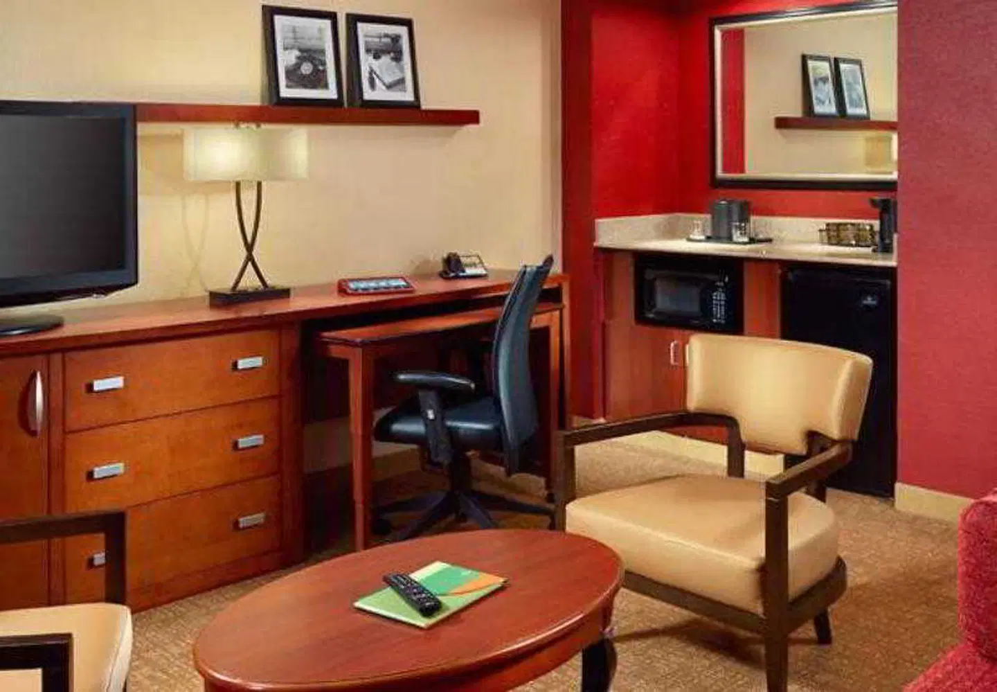 Courtyard by Marriott Atlanta Airport South/Sullivan Road ROOM_EXAMPLE