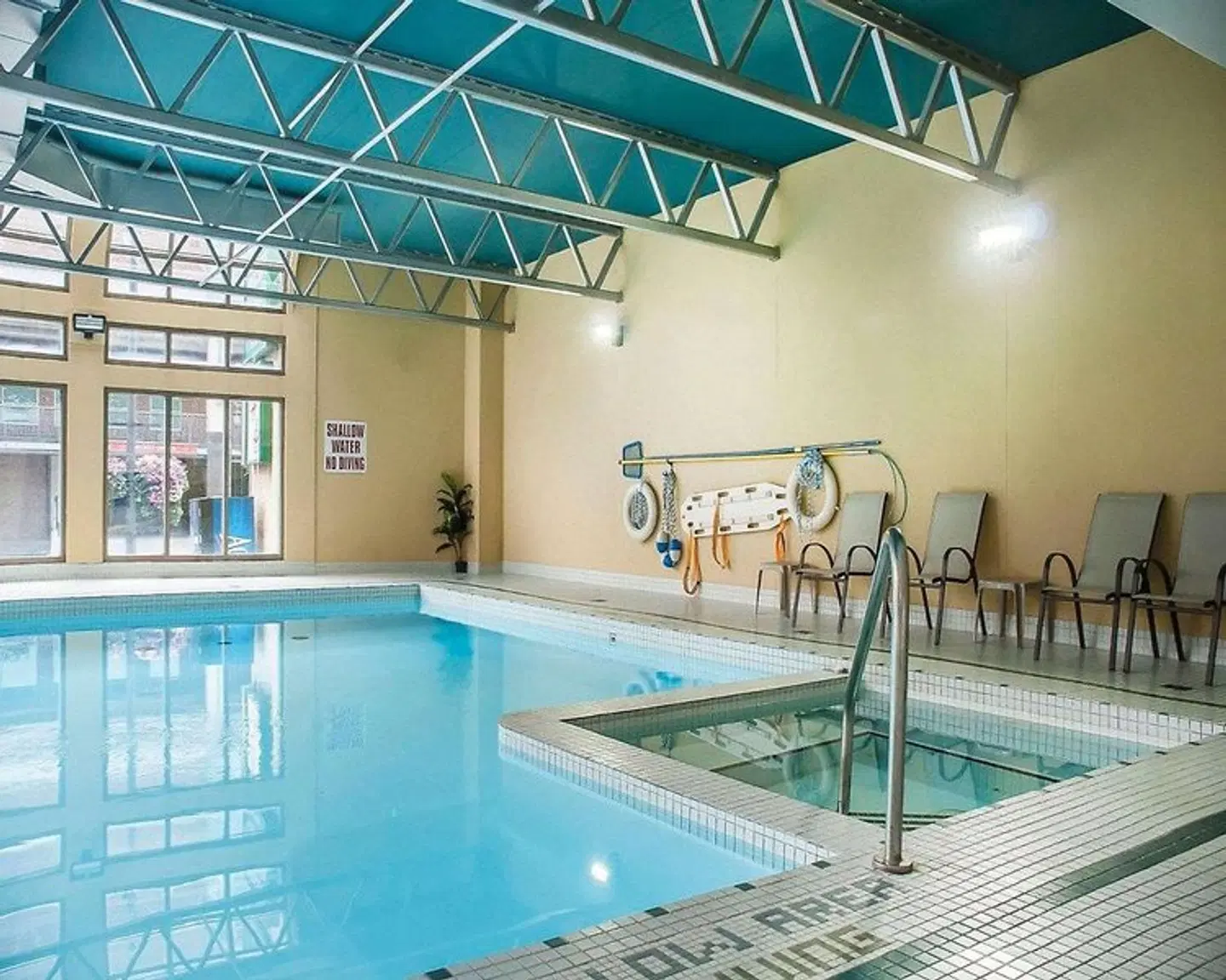 Quality Hotel Fallsview Cascade Hallenbad