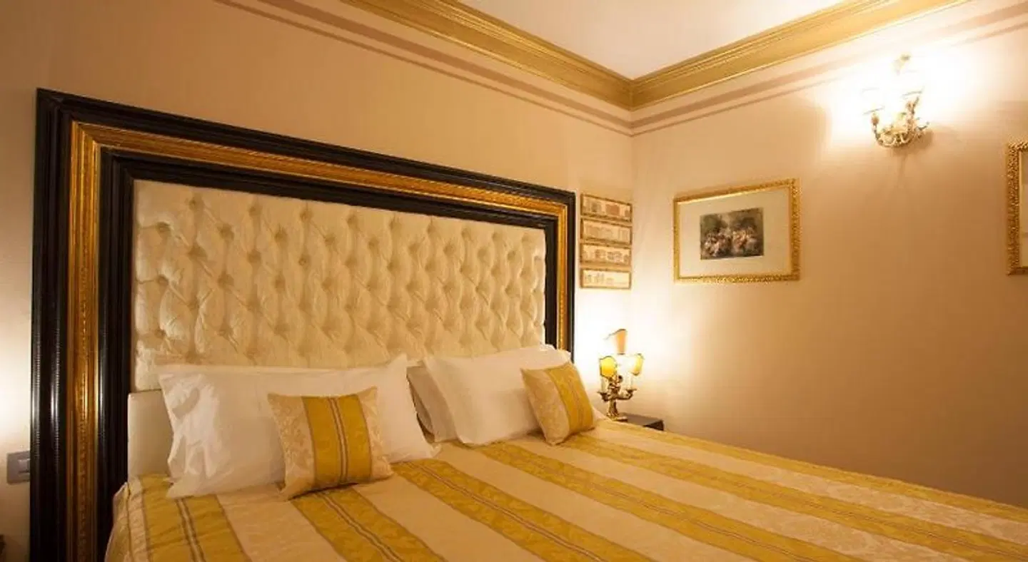 Martins Residence de Luxe ROOM_EXAMPLE
