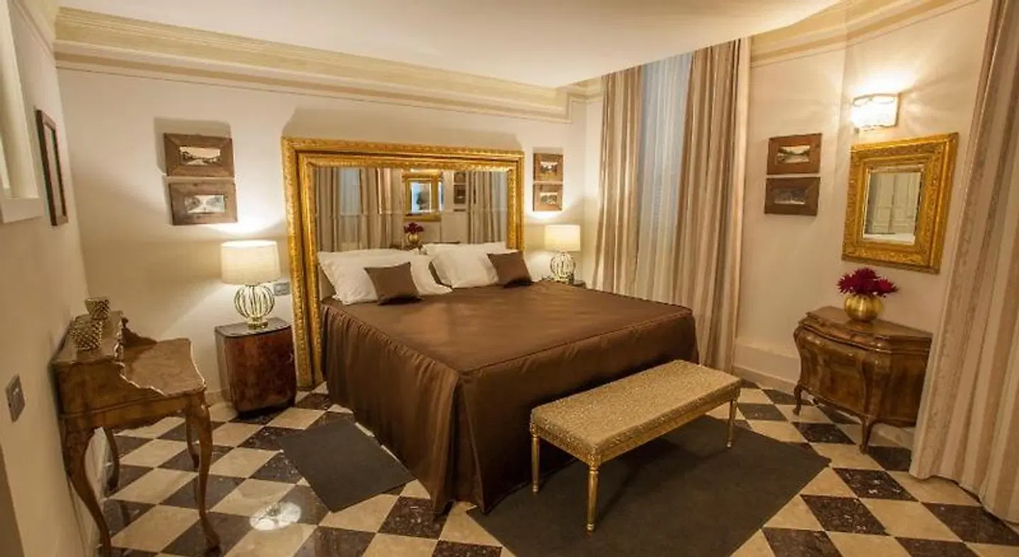 Martins Residence de Luxe ROOM_EXAMPLE