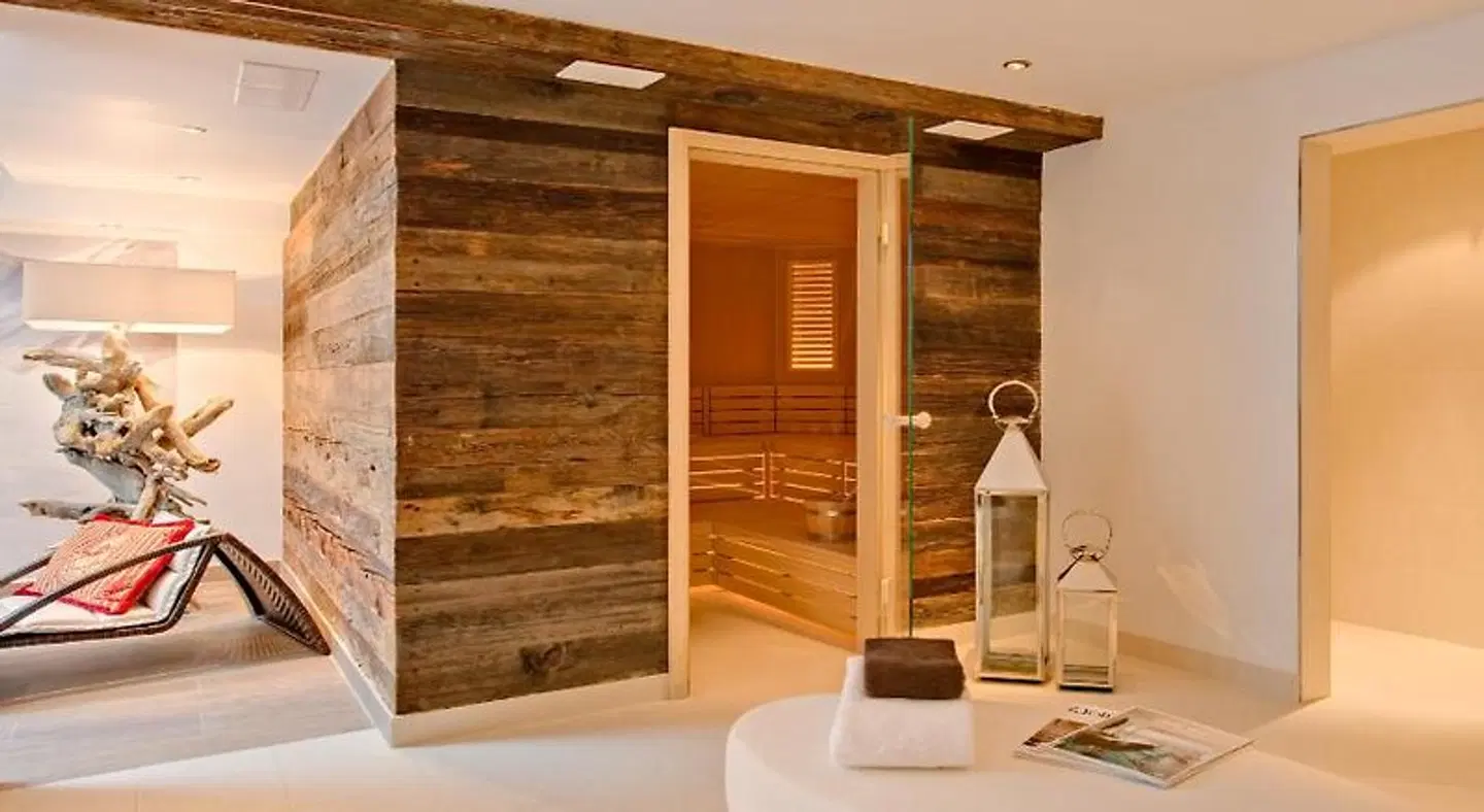Alex Lodge HEALTH_BEAUTY