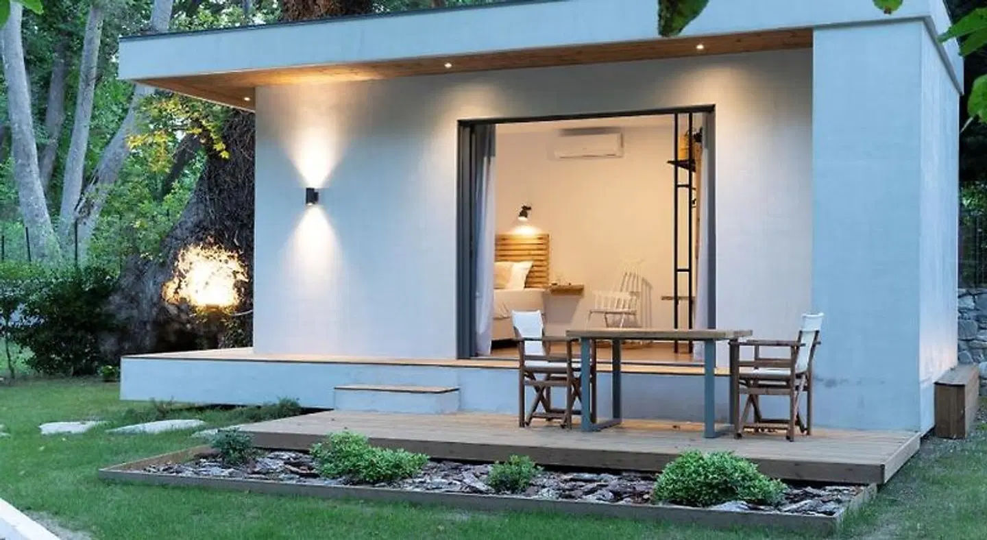 Gkaras Apartments Hallenbad