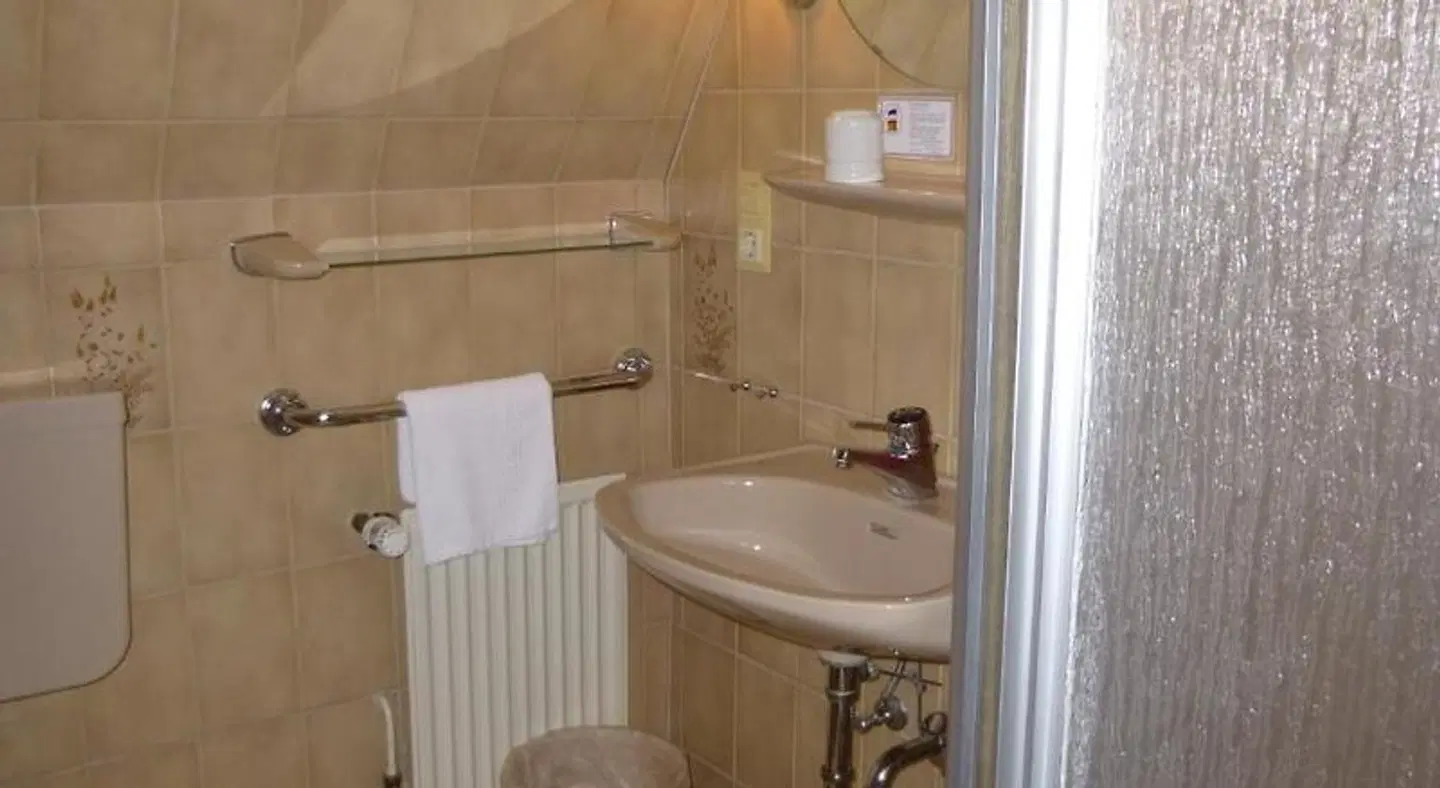 Pension To olen Slüüs Badezimmer