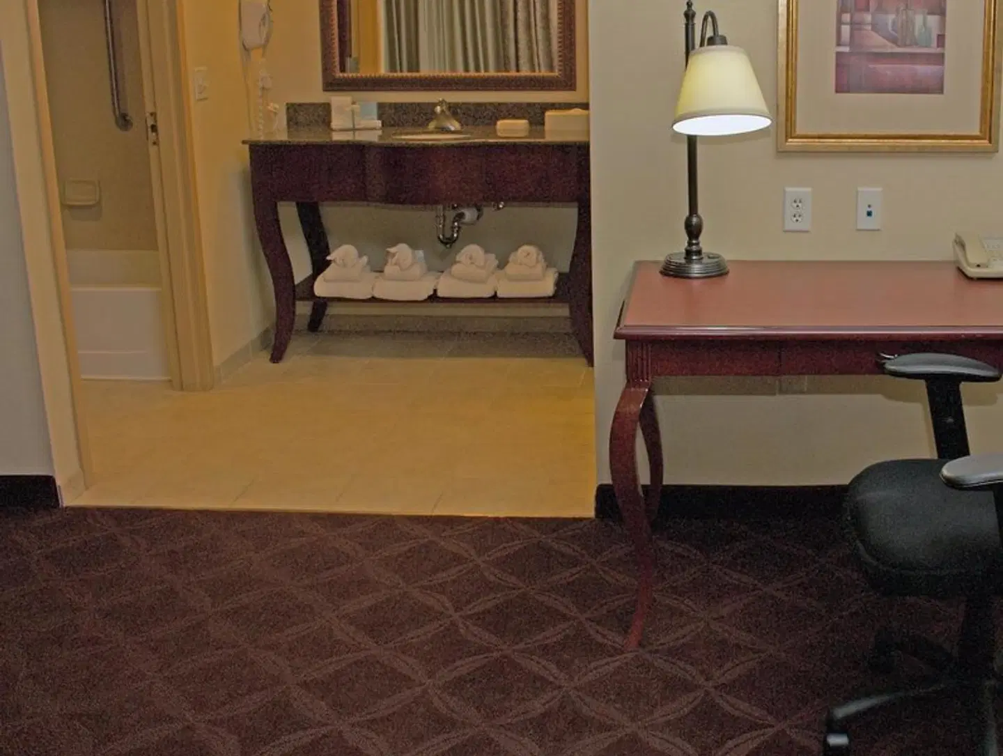 Hampton Inn & Suites Chesapeake-Battlefield Boulevard ROOM_EXAMPLE