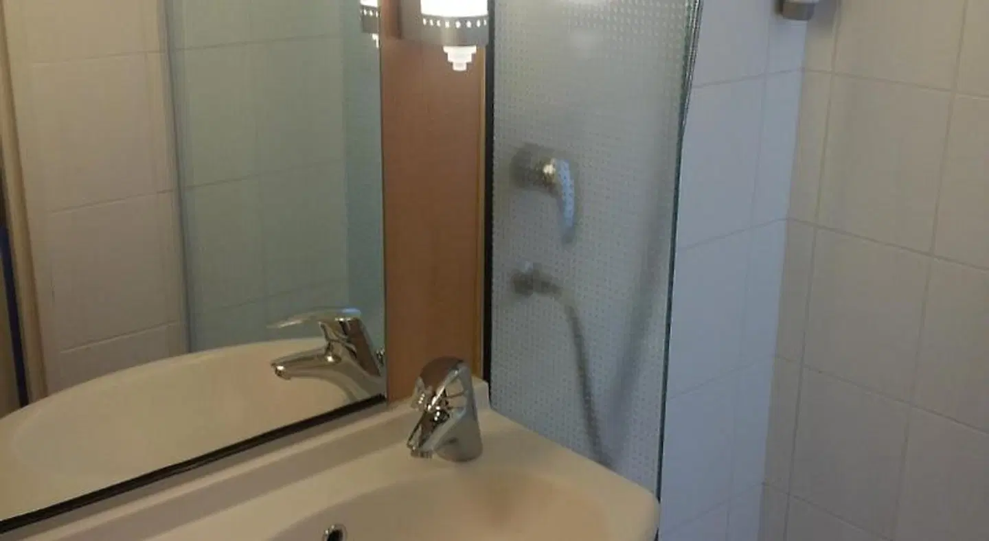 ibis Poitiers Centre Badezimmer