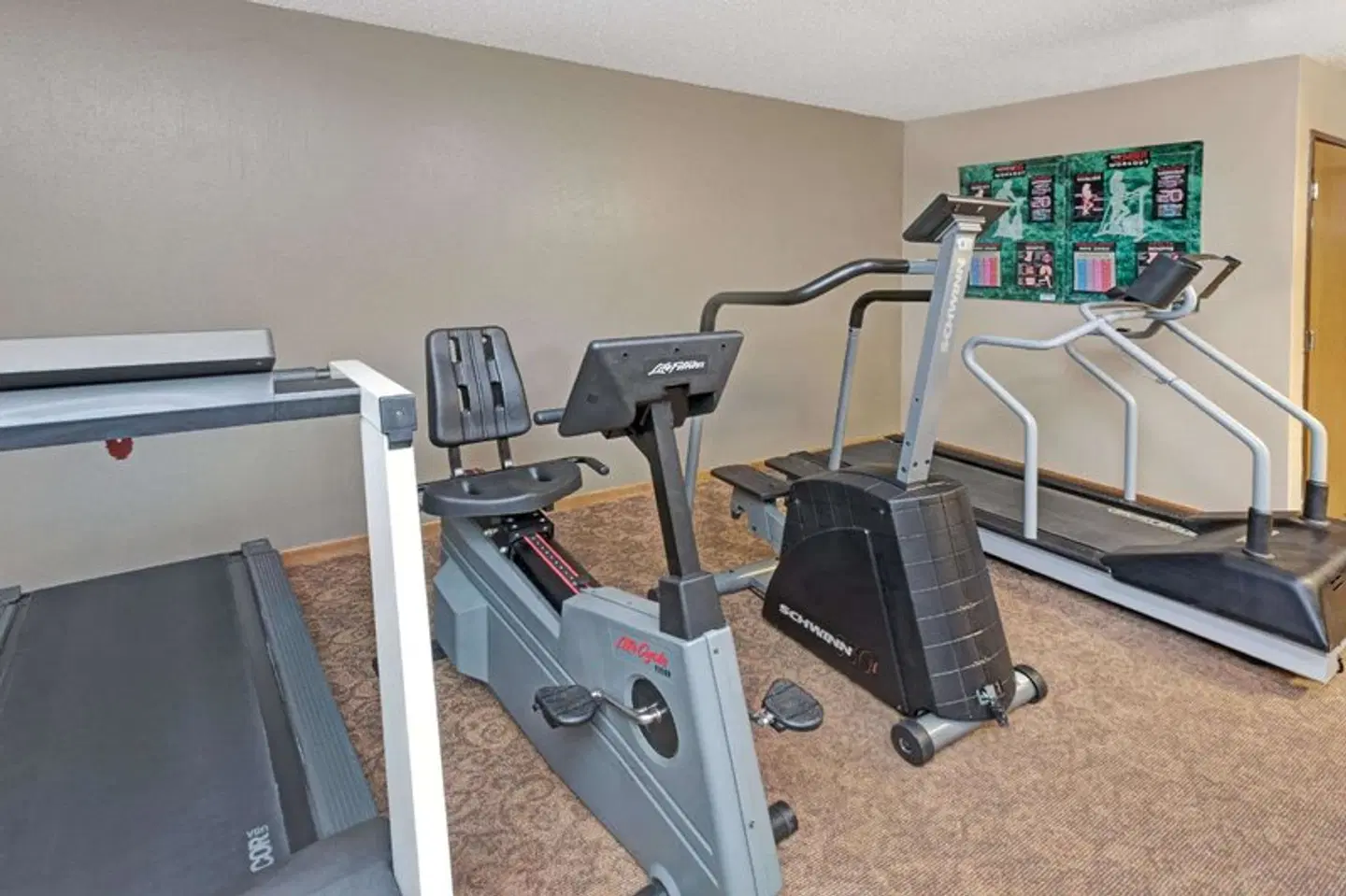 Super 8 by Wyndham Chicago O'Hare Airport SPORTS_AND_LEISURE