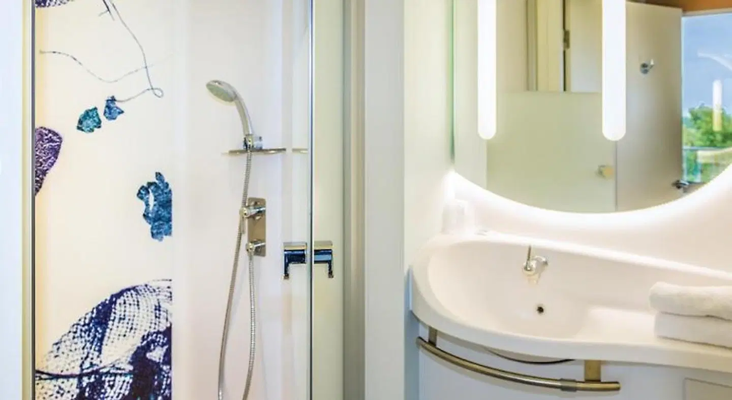 ibis budget Clermont-Ferrand Le Brézet Aéroport Badezimmer