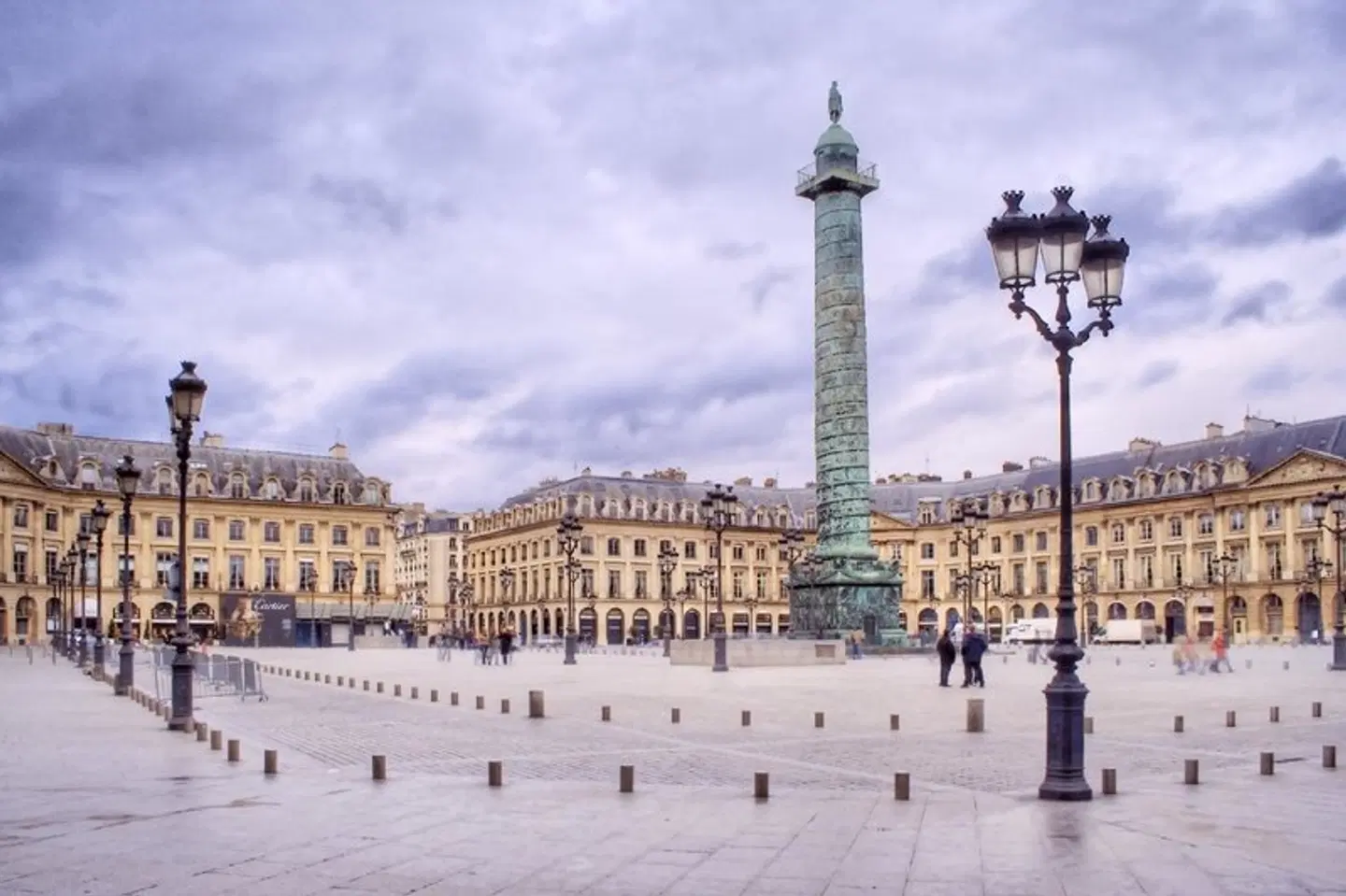 Meslay Republique EXTERIOR