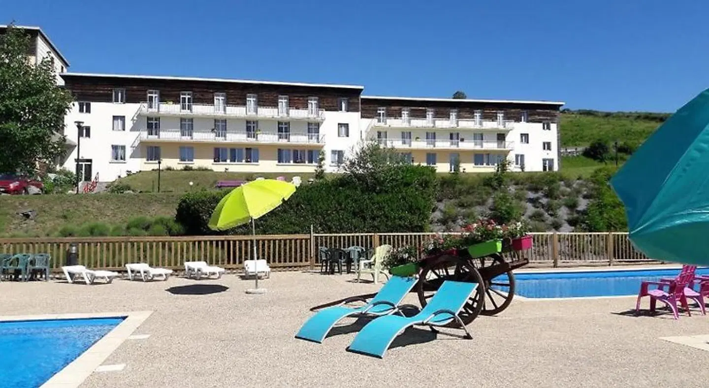 RESIDENCE FLEURS D'AUBRAC EXTERIOR