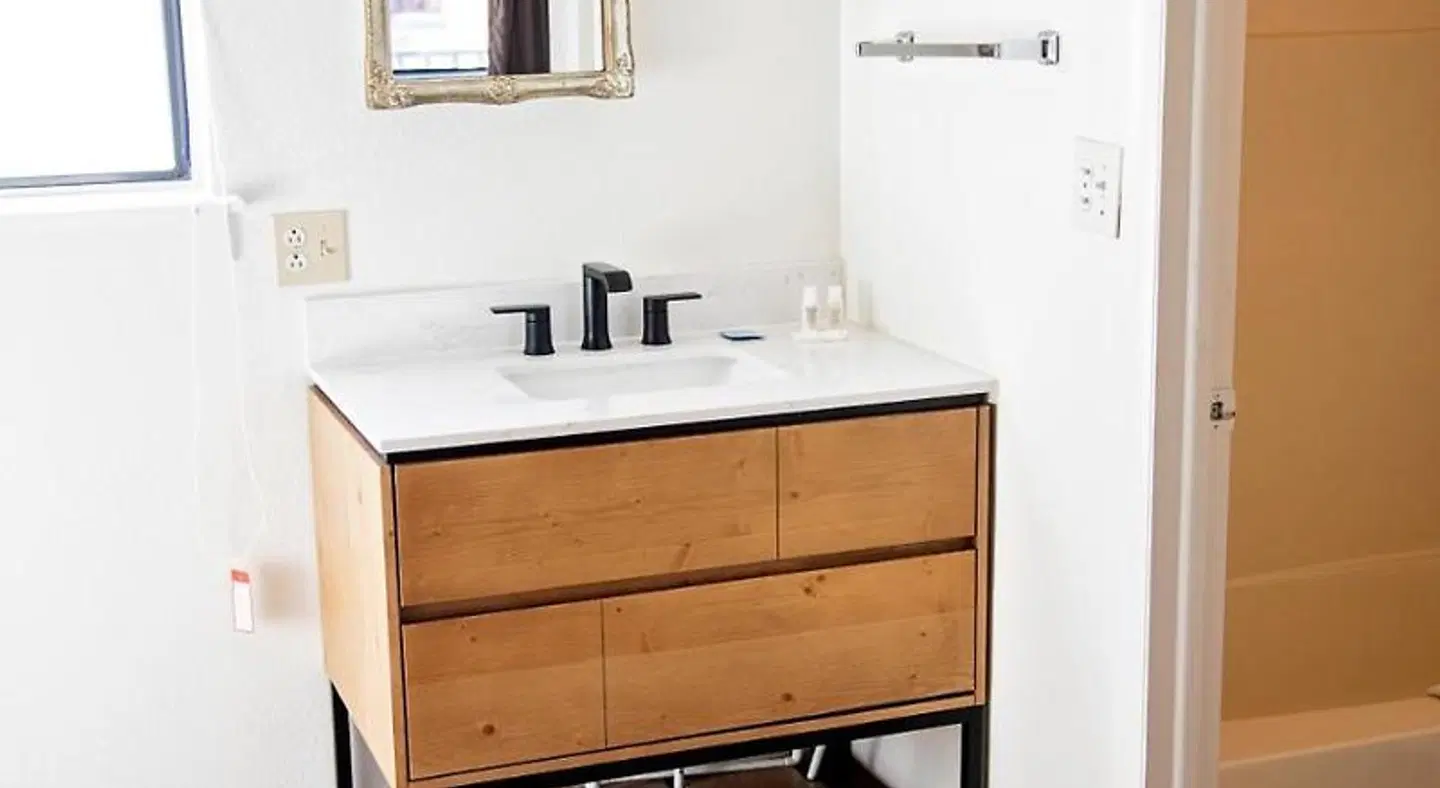 The Virginian Motel ROOM_EXAMPLE